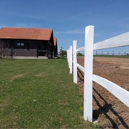 Feher-lovastanya Chalet